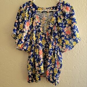 Tularosa Fron Tie Floral Top Size Large
